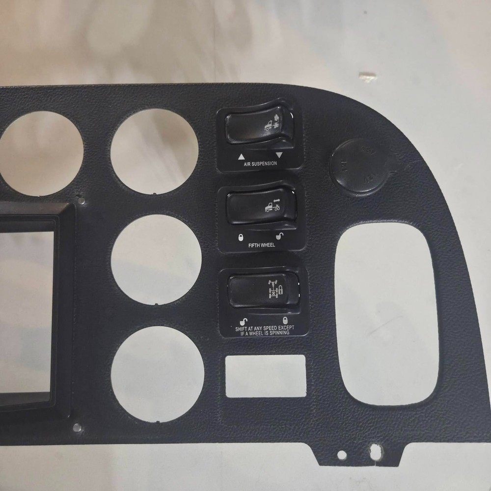 2013 Peterbilt 367 Dash Panel- S64-6024-340