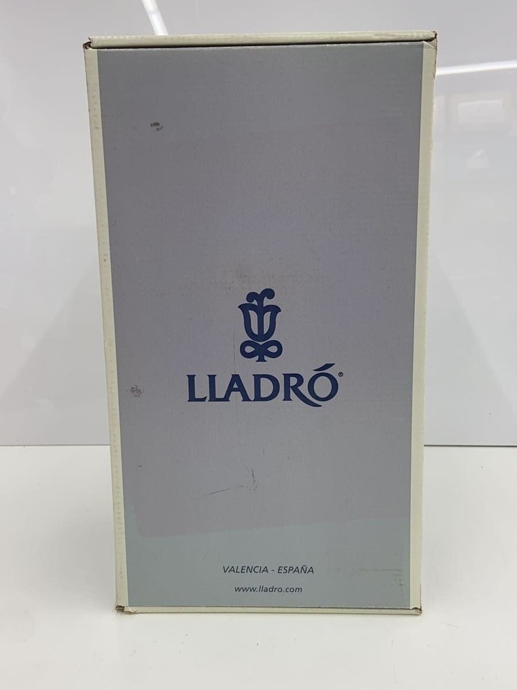 Lladro Interior Grocery WHT 6777 Used