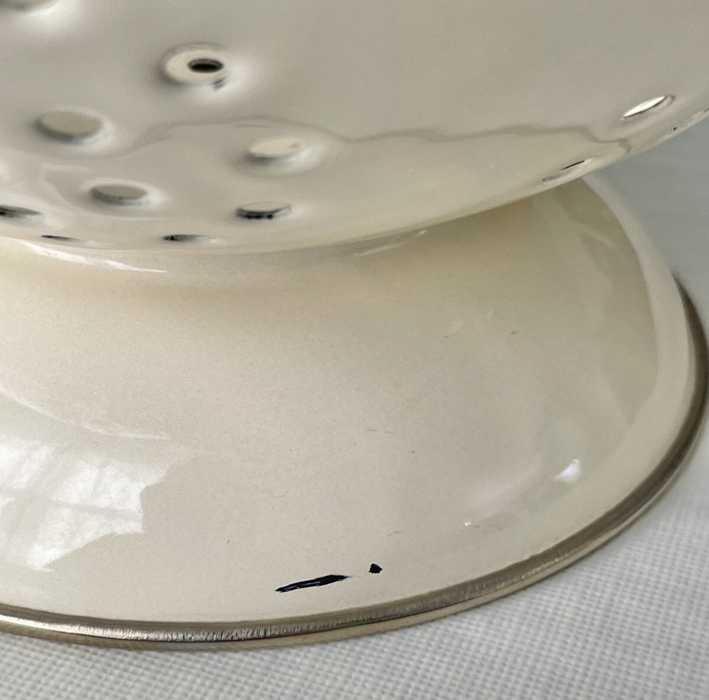 3 Enamel Nesting Mixing Bowls And Colander