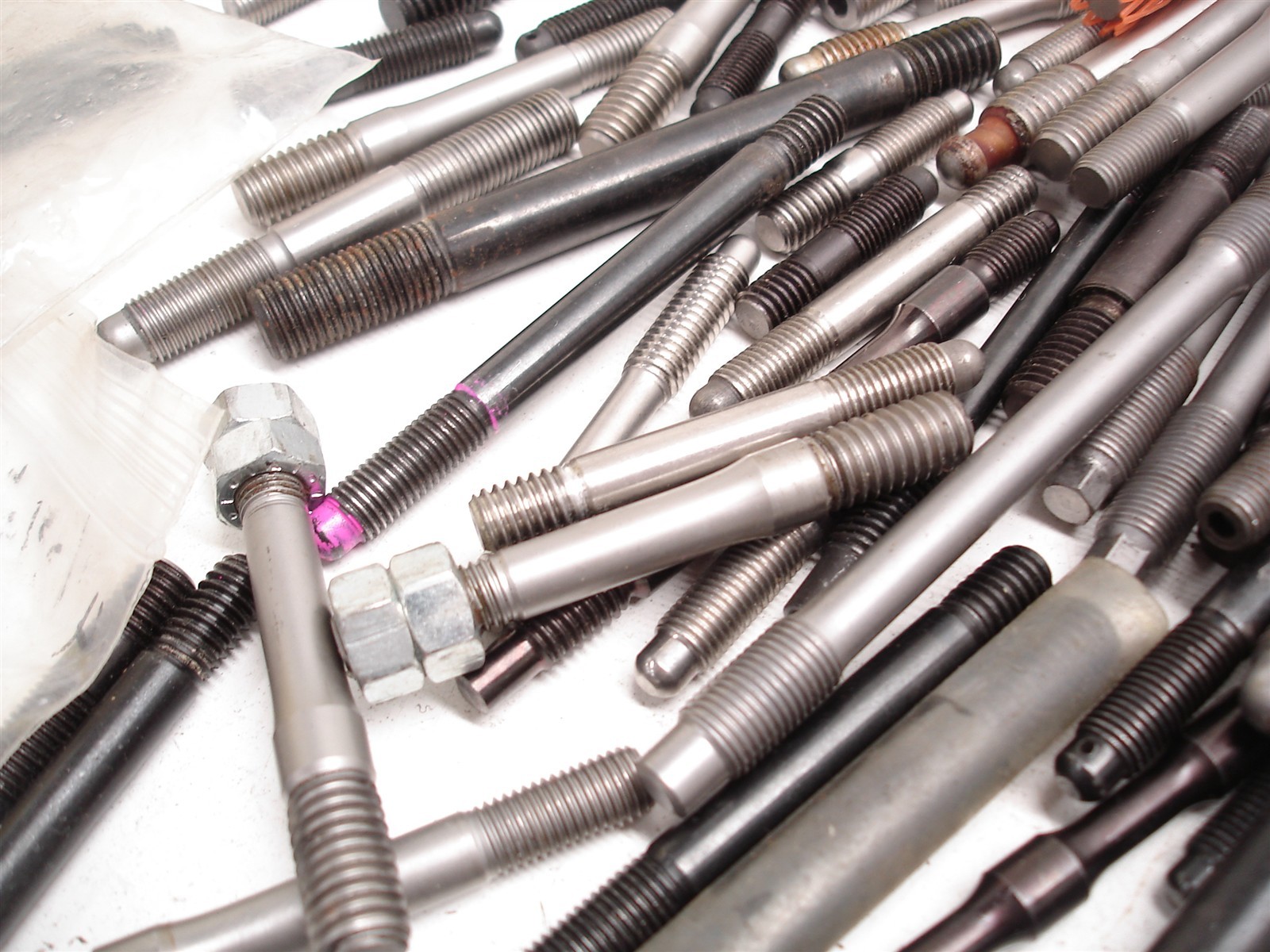 136 ARP / A1 TECHNOLOGIES BULK ASSORTED ENGINE STUDS 5/16"-1/2" HEAD MAIN CARB