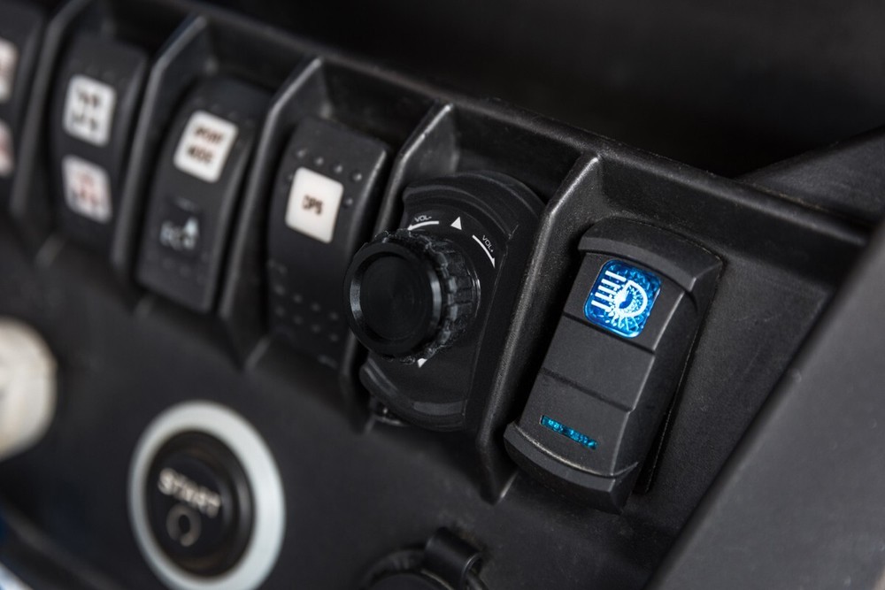 MB Quart N2-WBT Rocker Switch Bluetooth Controller + (2) Free Bluetooth Speakers