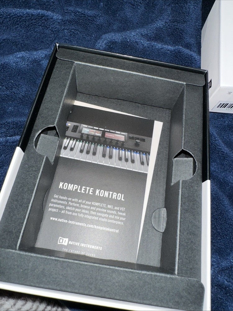 Native Instruments Komplete 12 Select Virtual Instruments USB Installation ONLY