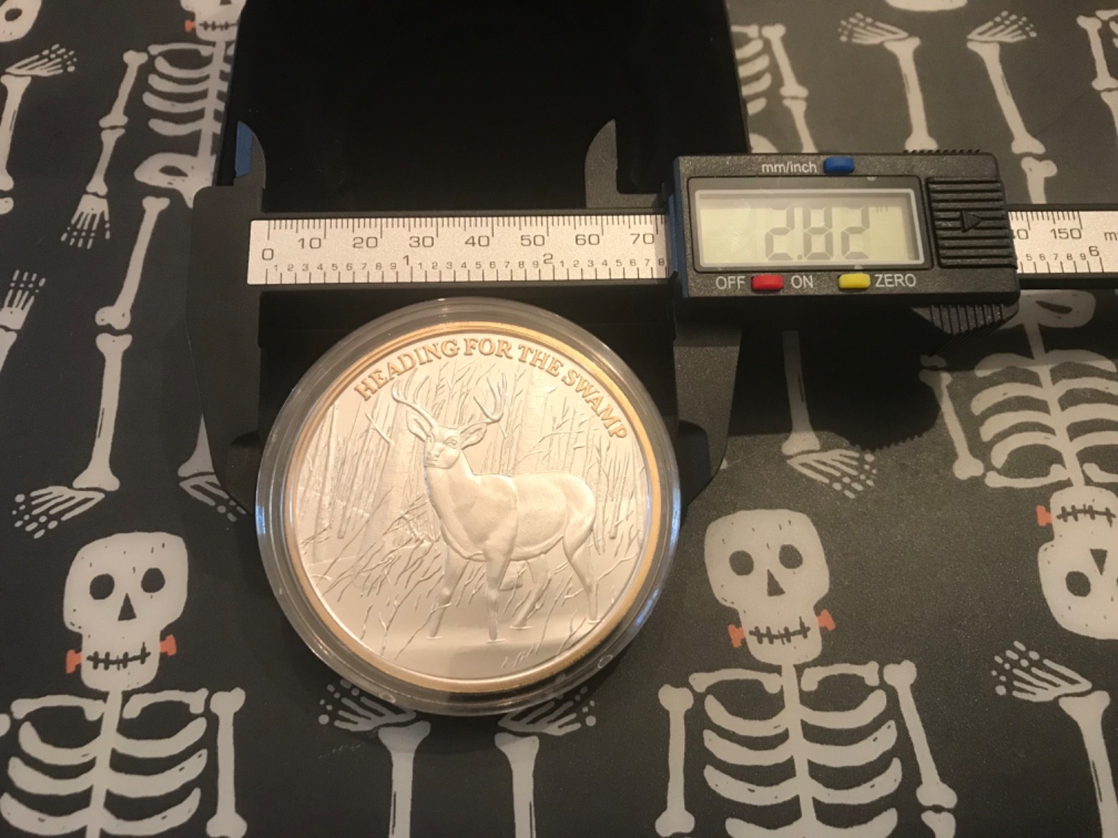 Large NAHC Hunting Club Les Kouba Swamp Buck Deer Art round Coin in case