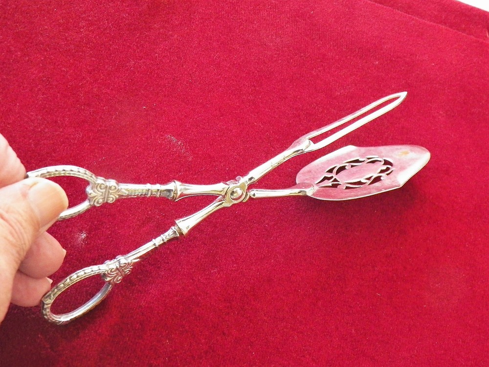 VNTG 830 SILVER HANDLE W SILVERPLATED ENDS TONGS