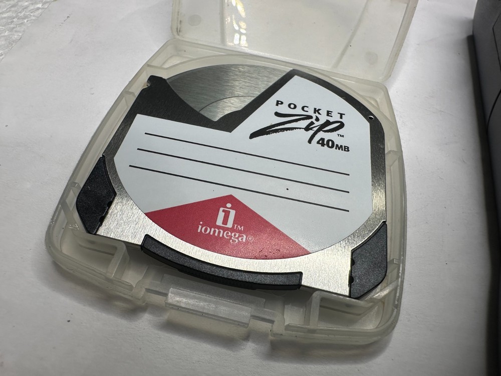 IOMEGA CLIK! C40-IME FLASH MEMORY, DISC, READER, UNTESTED, STRICTLY FOR PARTS