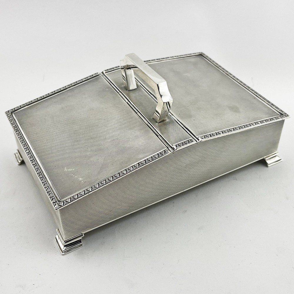 Superb Quality Sterling Silver Rectangular Cigarette or Trinket Box 1959