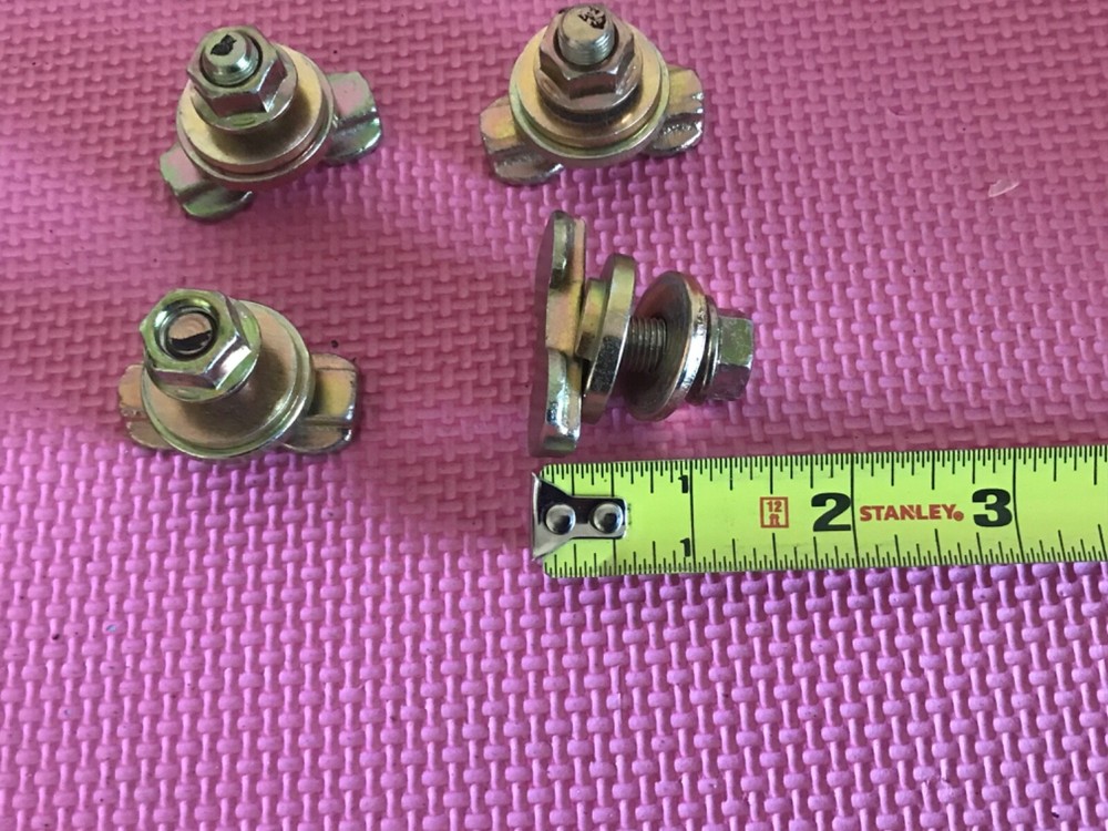 4 L-TRACK Mount hardware pads