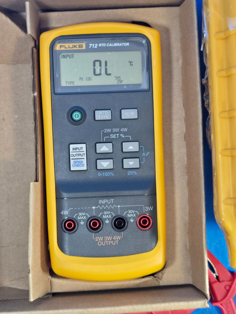 Fluke 712b RTD Calibrator Pristine!