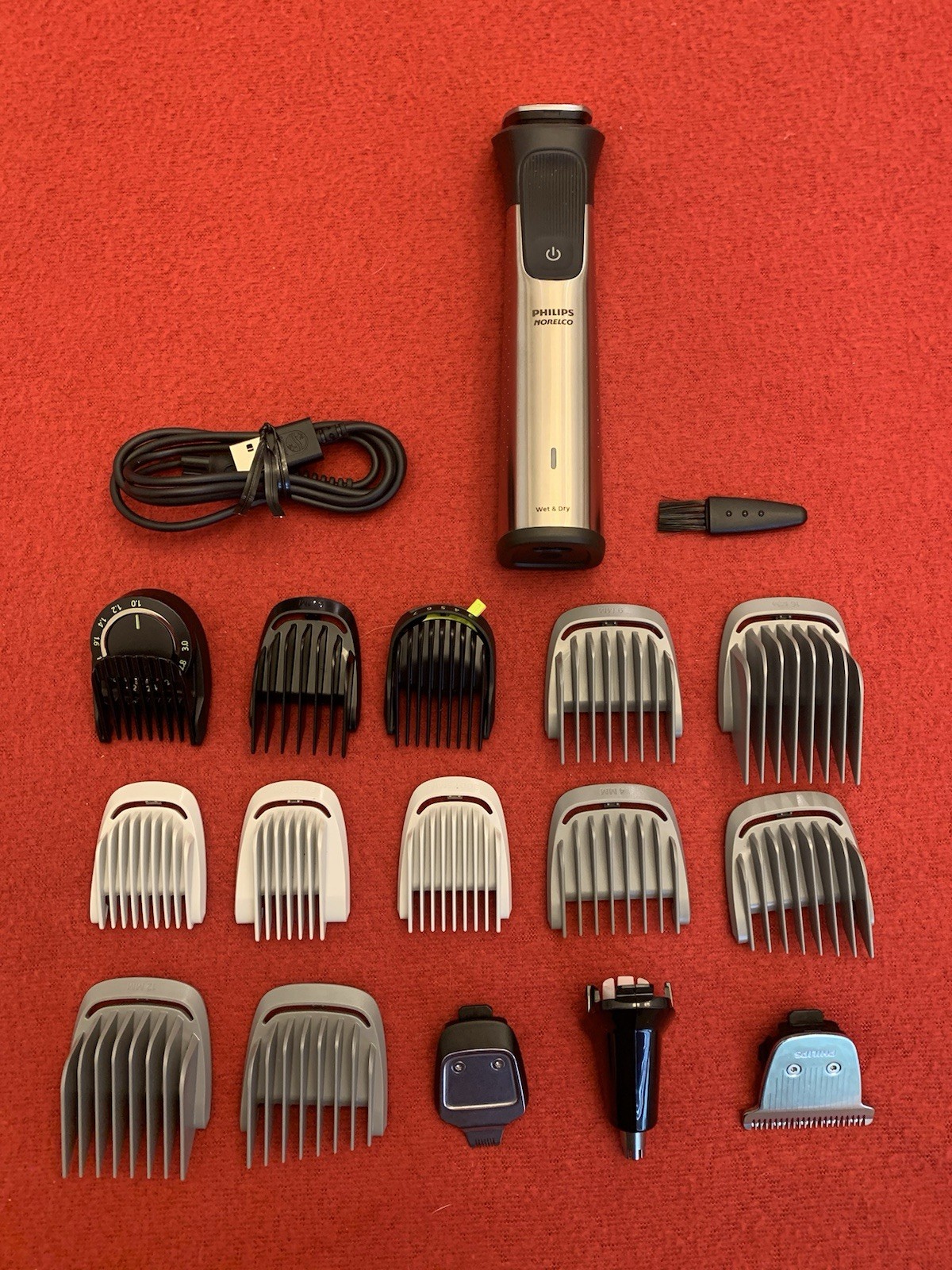 Philips Norelco Multigroom 7000, 19pc Grooming Kit w/ Trimmer MG7910/49 -NEW #p3