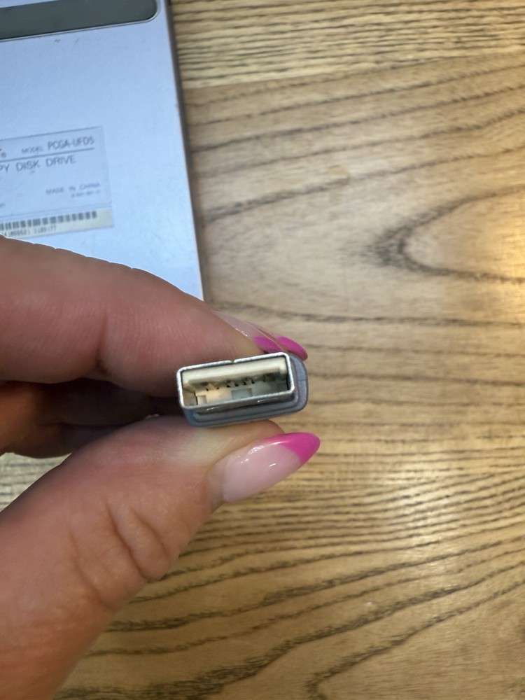 SONY PCGA-UFD5 VAIO Silver 3.5" External Interface Floppy Drive Untested