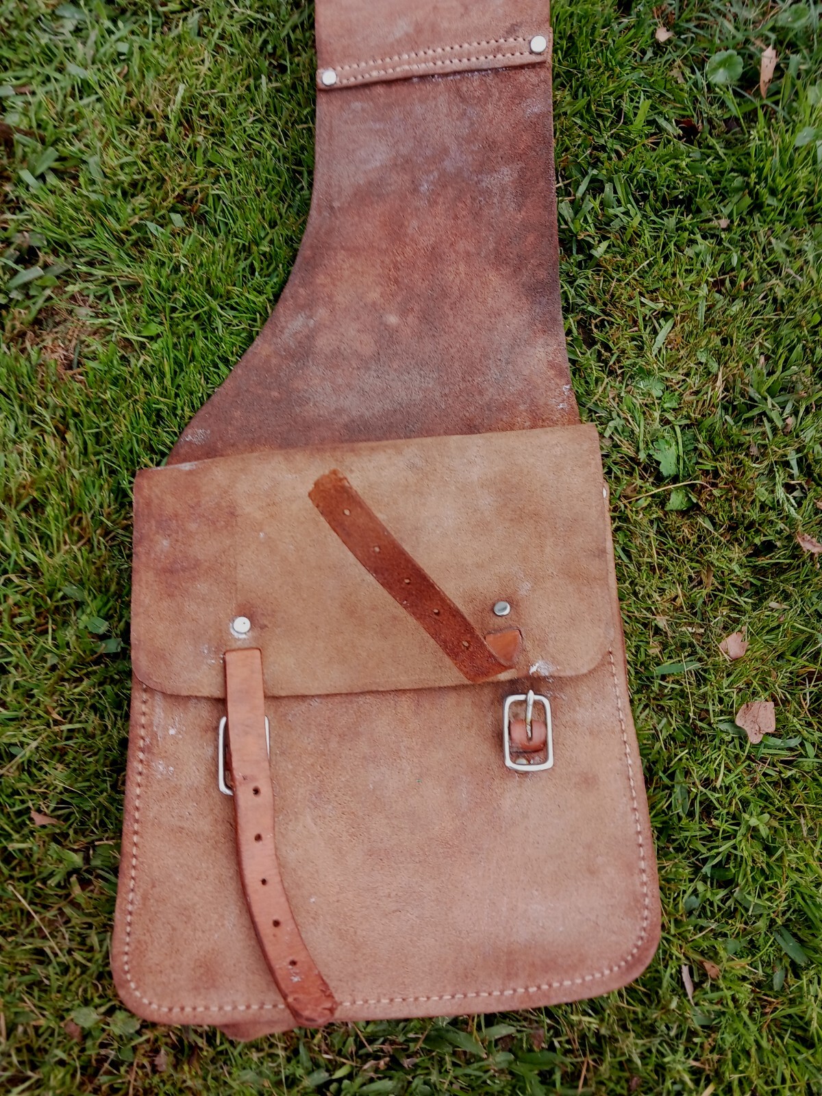 ** VINTAGE LEATHER SADDLEBAGS HORSEBACK WESTERN QUALITY DISPLAYS BEAUTIFUL!*