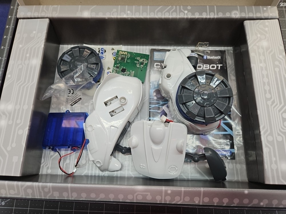 Clementoni Technologic Programmable Cyber Robot
