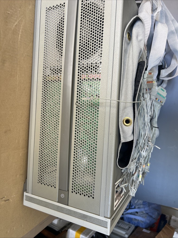 Agilen 16500A Logic Analysis system mainframe