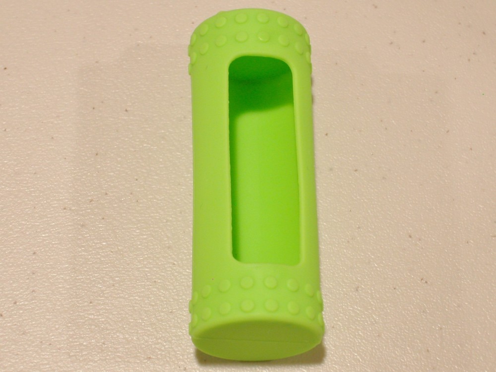2 pc SILICONE PLASTIC STORAGE PROTECTIVE CASE HOLDER BOX 26650 BATTERY GREEN