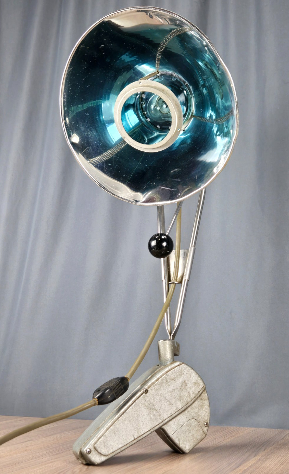 Vintage Wilmot Castle medical surgical exam light, industrial lamp 304 A