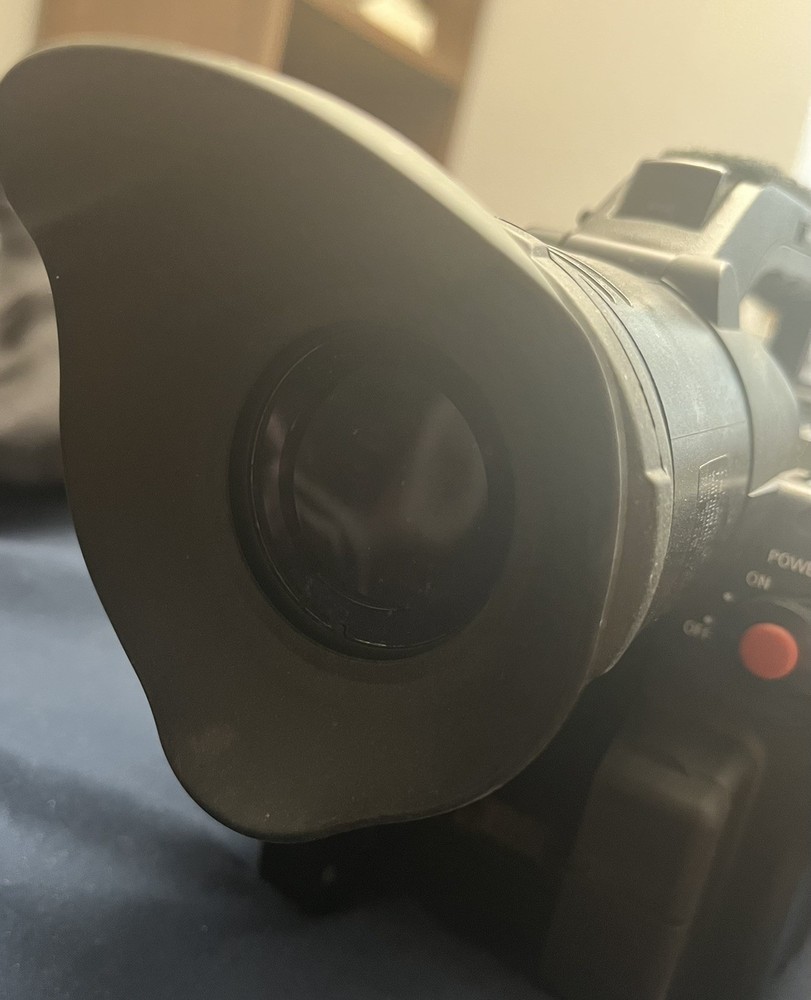 Panasonic AG-DVX100B 3CCD Professional Camcorder