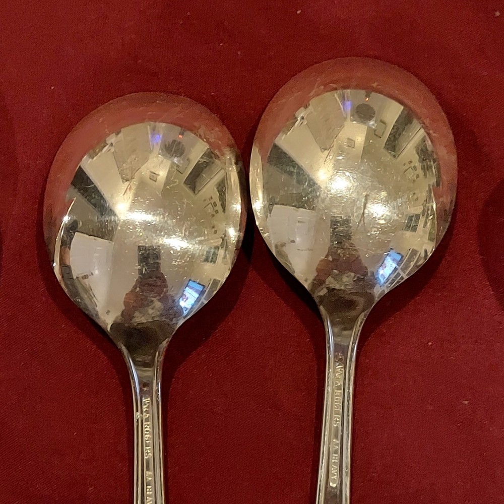 WM A Rogers Flatware Lady Drake 8 Silverplated Soup Spoons