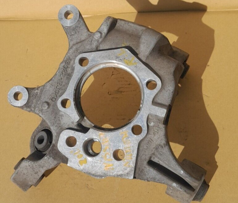 2011 Nissan Altima Rear left driver side knuckle spindle OEM