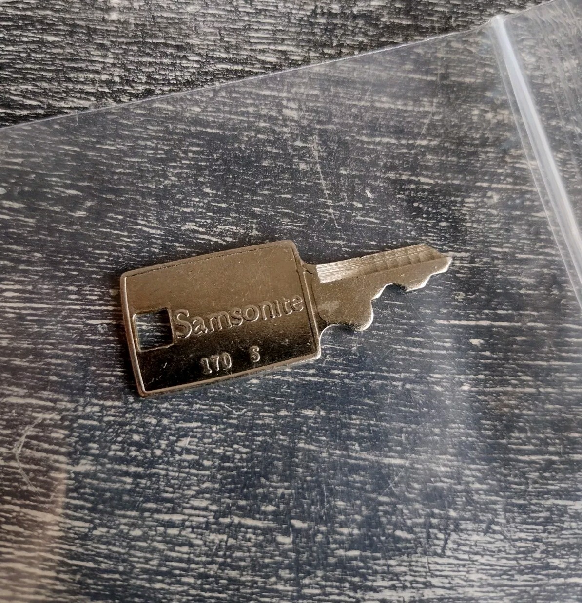 Vintage Samsonite 170 S Key