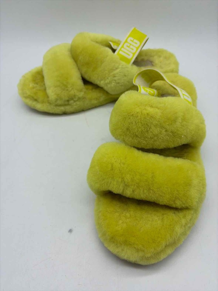 Pre-Owned UGG Yellow Size 7 Strappy Slippers