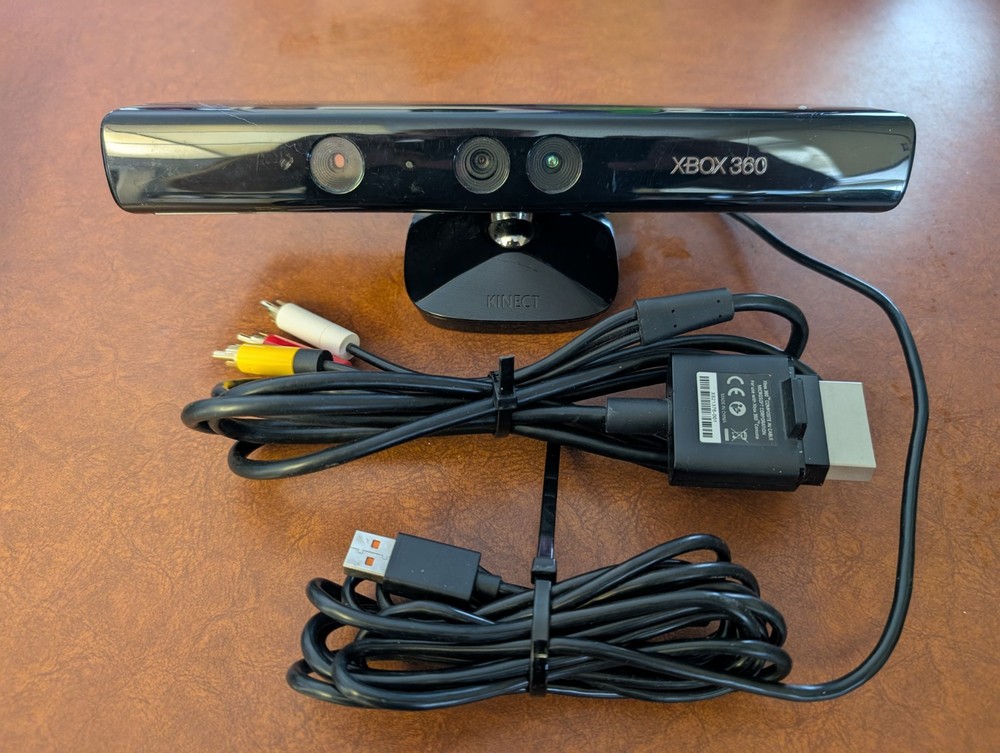 Microsoft Xbox 360 Kinect Motion Sensor Bar Black & 4 games bundle - Model 1414