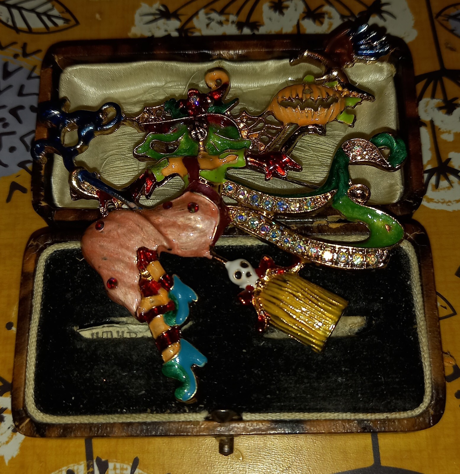 VINTAGE STYLE GOLDTONE WITCH PUMPKIN BROOCH LARGE BIG SPECTACULAR HALLOWEEN