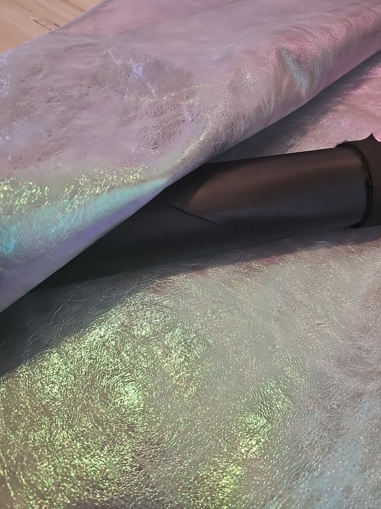3-4oz DISTRESSED CHAMELEON COSMIC SHIMMER IRIDESCENT LEATHER HIDE SHEET,PANEL 23