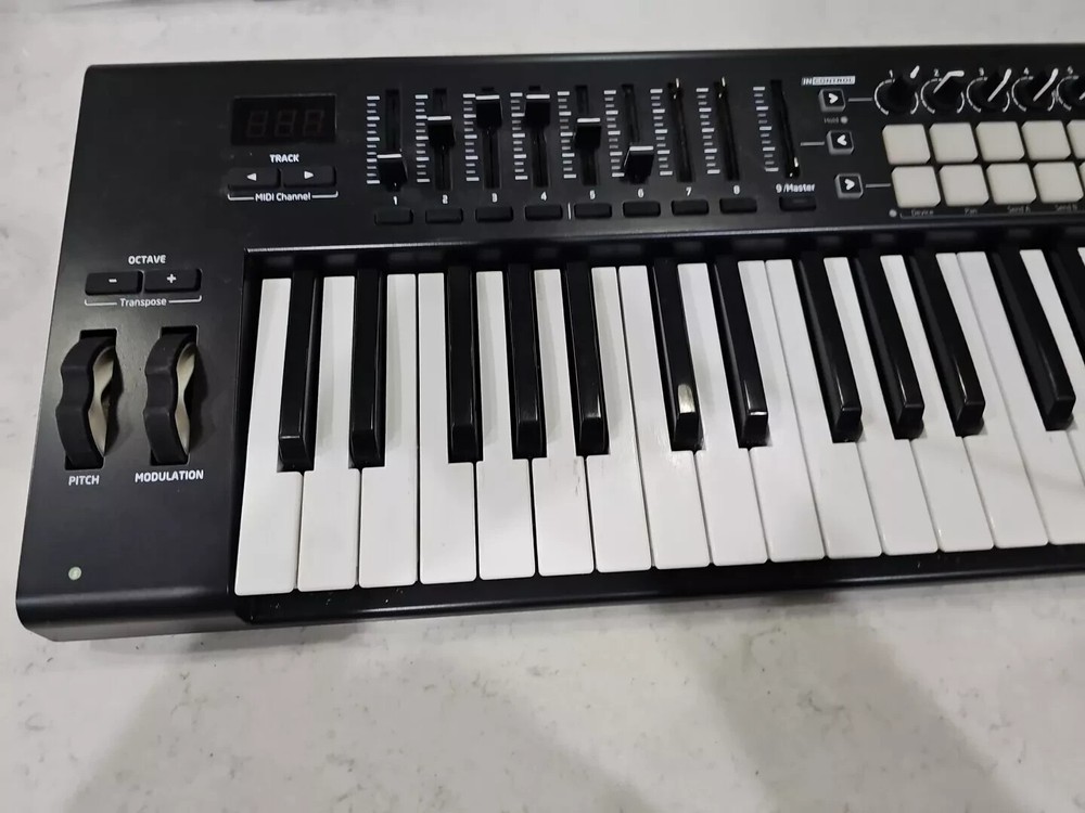 Novation Electronic LaunchKey 49MK2 49-Key Keyboard Controller Black-NOT WORKING