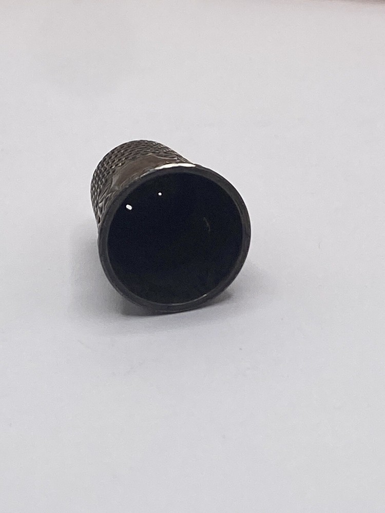 VINTAGE STERLING SILVER THUMB FINGER SEWING THIMBLE