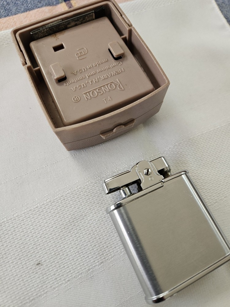 Vintage Ronson Whirlwind Lighter