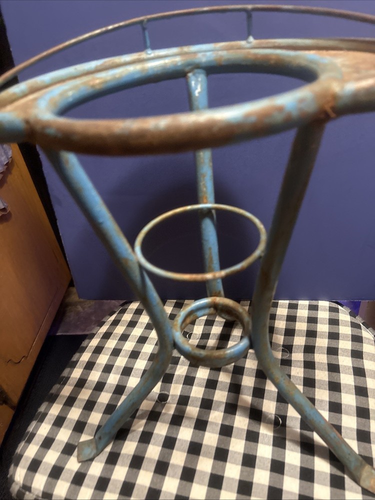 Wrought Iron Tripod Washstand