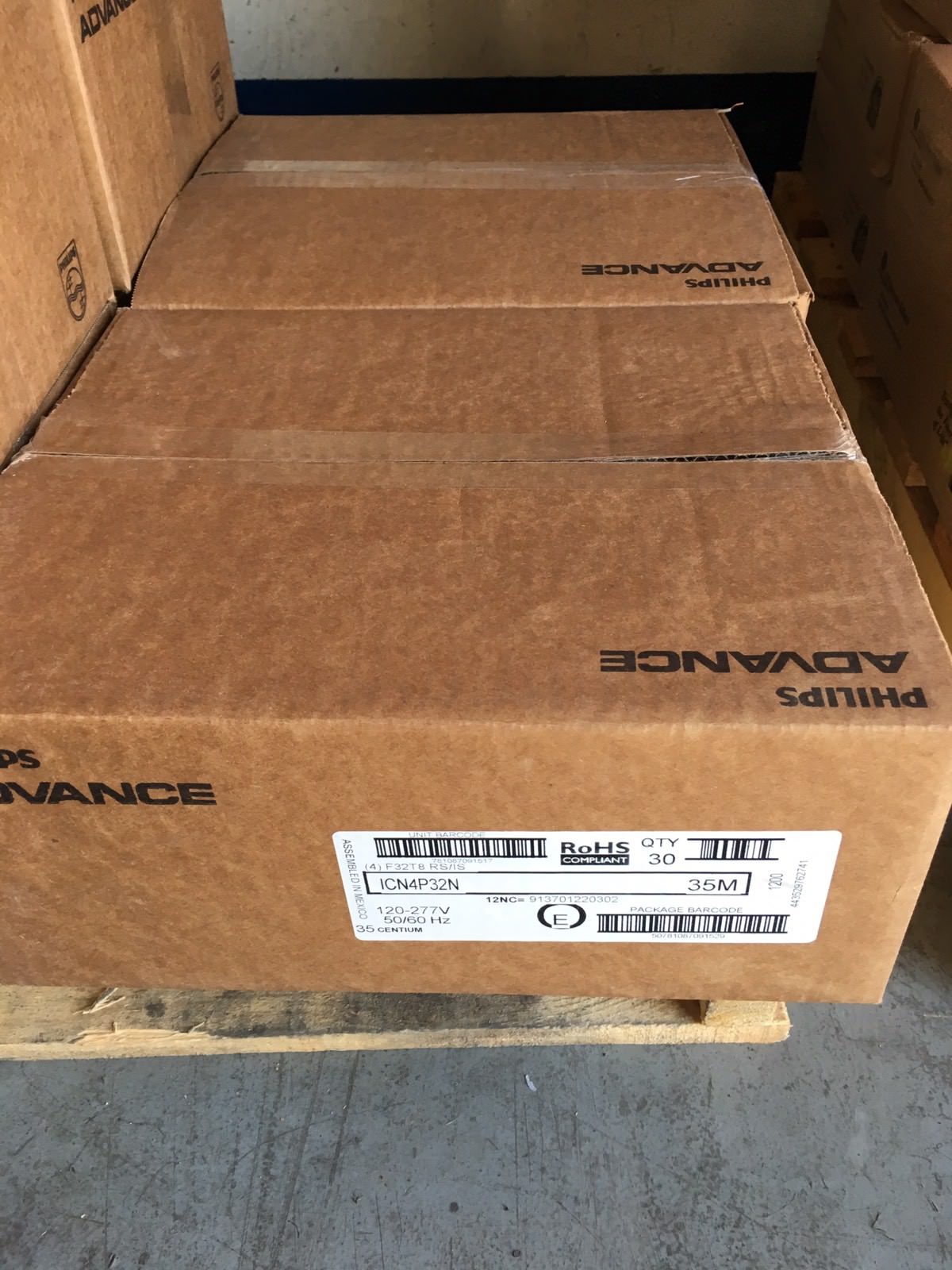 (30 Pack) Advance ICN-4P32-N Instant Start Electronic Ballast 120V to 277V