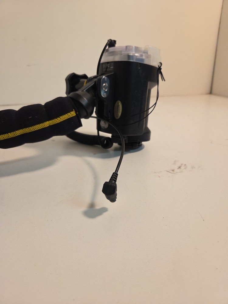Sea & Sea YS-03 Solis Strobe Includes Fiber Optic Cable Arm Handle & Tray Bundle