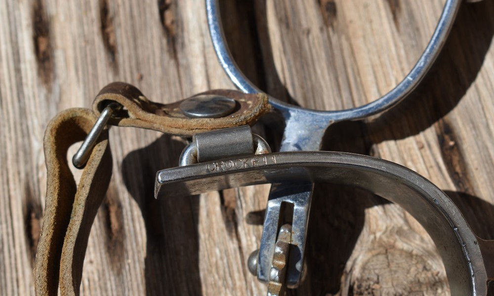 CROCKETT CHROME PLATED SPURS W/ STRAPS