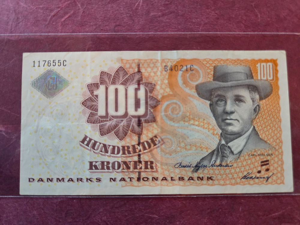 DENMARK 100 KRONER 2002 P 61a(2)