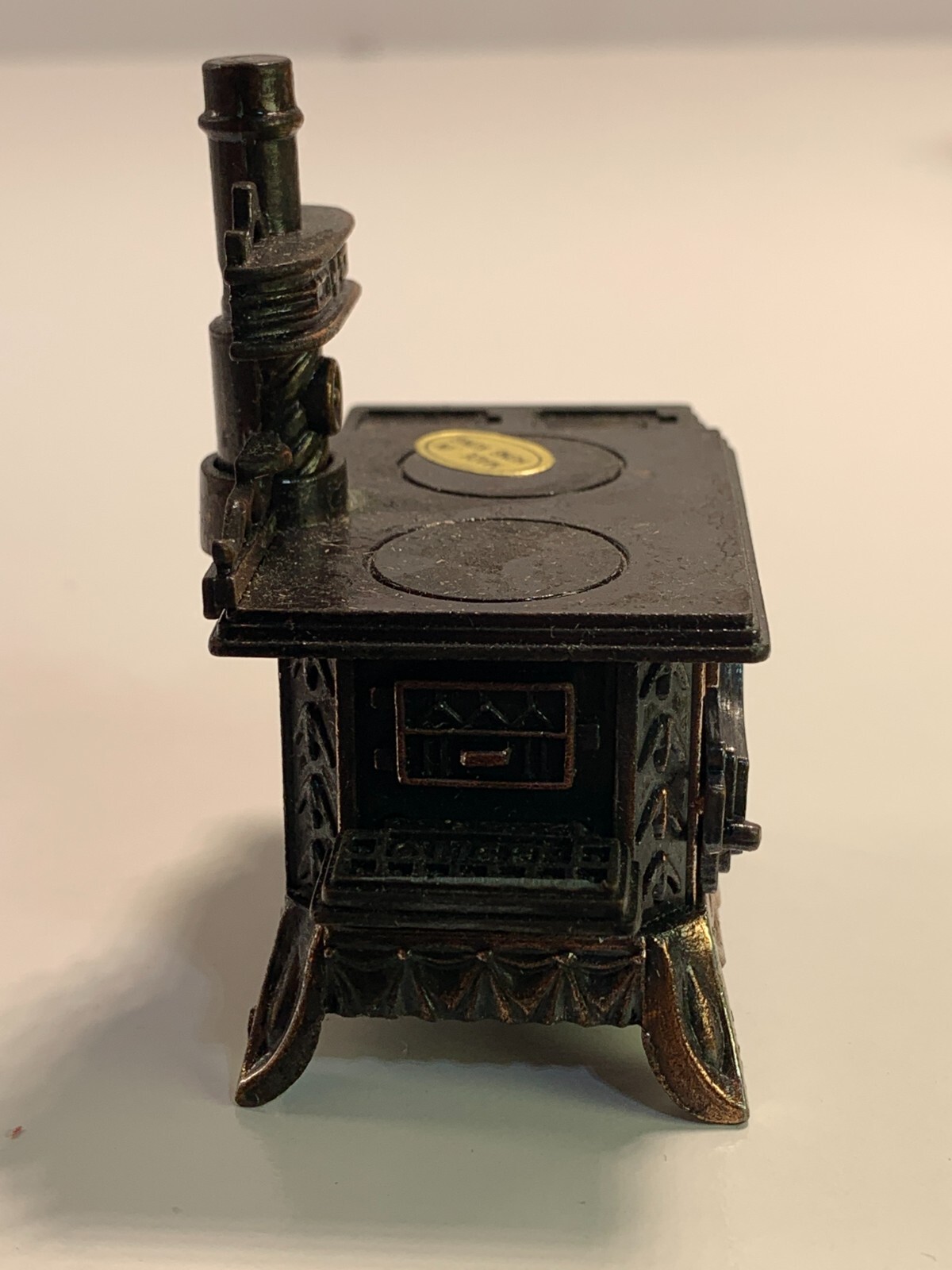 Vintage Die-Cast Pencil Sharpener Queen Cast Iron Style Stove With Box PSE