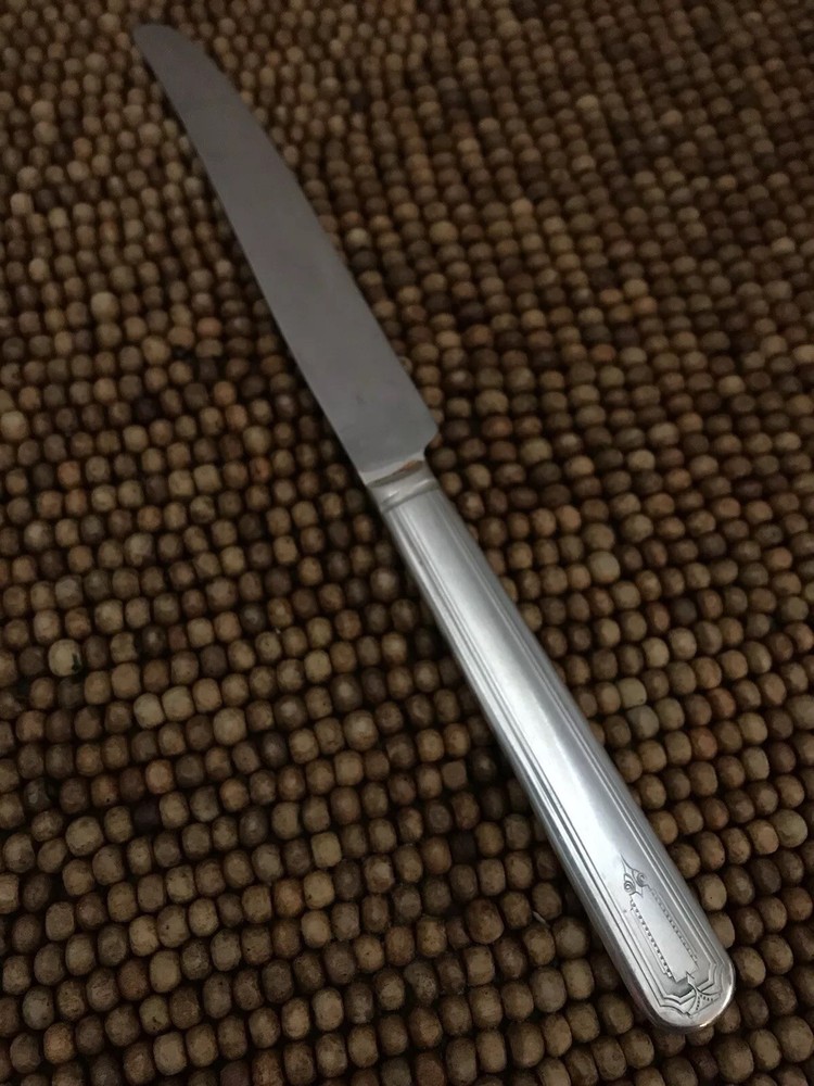 Oneida SHELTON Silverplate Beaded Diamond Scroll Round Tip DINNER KNIFE 9.25”
