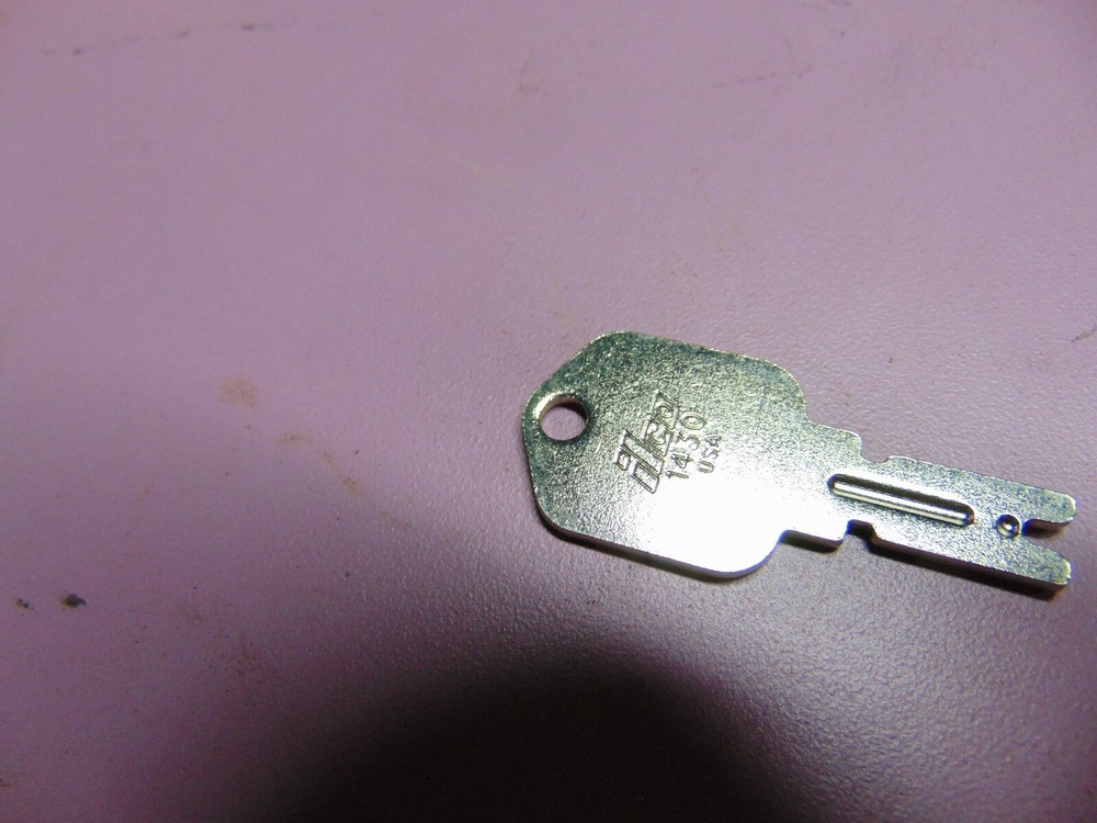 1 KEYS CLARK FORK LIFT 1430 PRECUT KEY LOCKSMITH