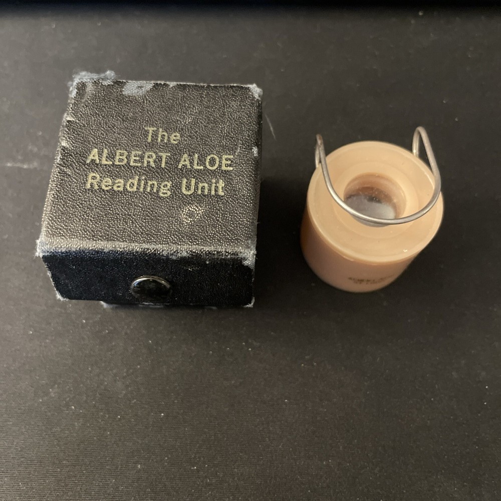 Albert Aloe Magnifier Reading Unit