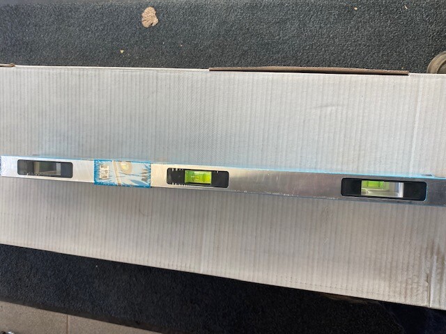 24" Magnetic Level