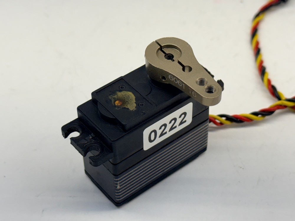 Hitec Unknown Make / Model Standard RC Servo w/ Horn 0222