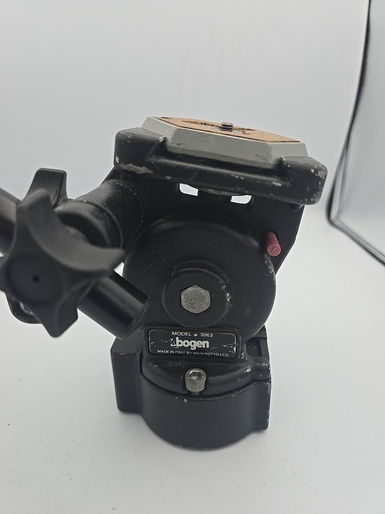 Bogen Manfrotto 3063 Mini Fluid Video Tripod Head with Quick Release Plate