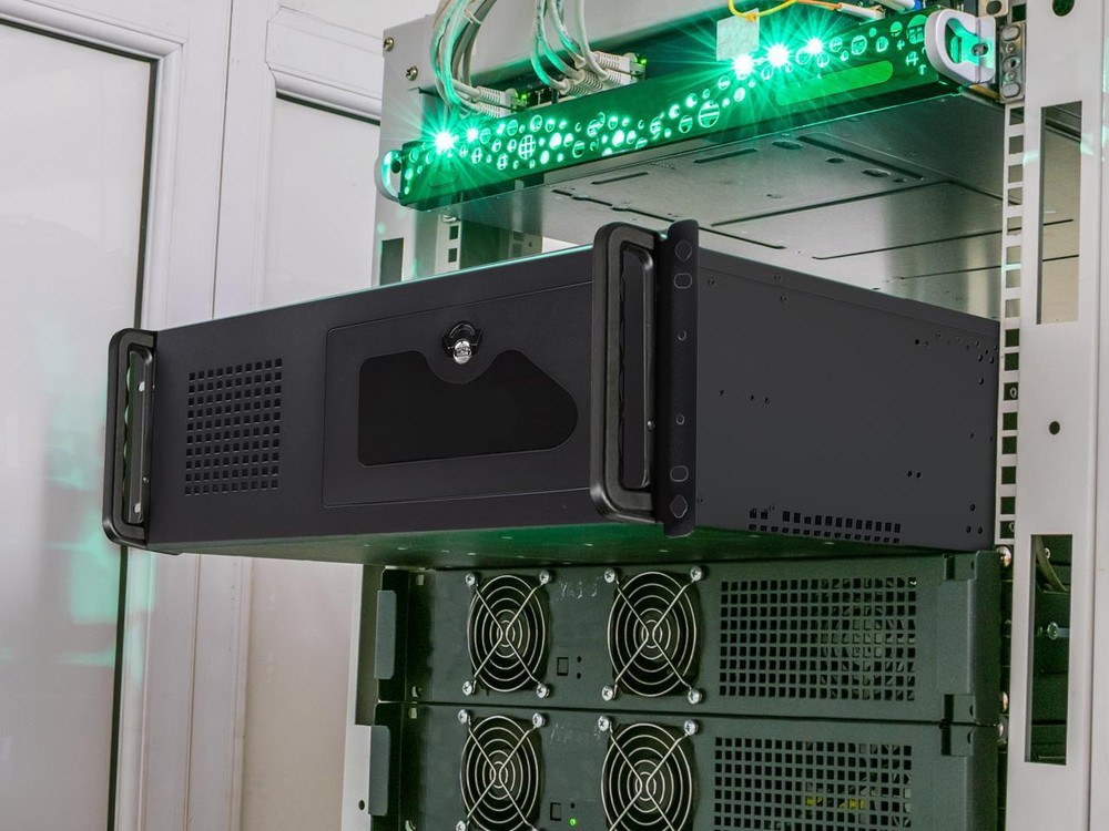 Rosewill RSV-R4100U 4U Server Chassis Rackmount Case | 7 3.5" Bays, 2 5.25" Devi
