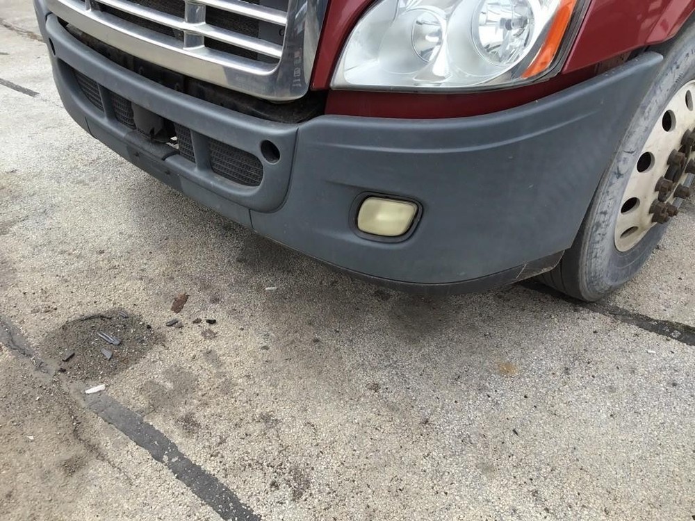 For FREIGHTLINER CASCADIA 113 BUMPER ,  OH