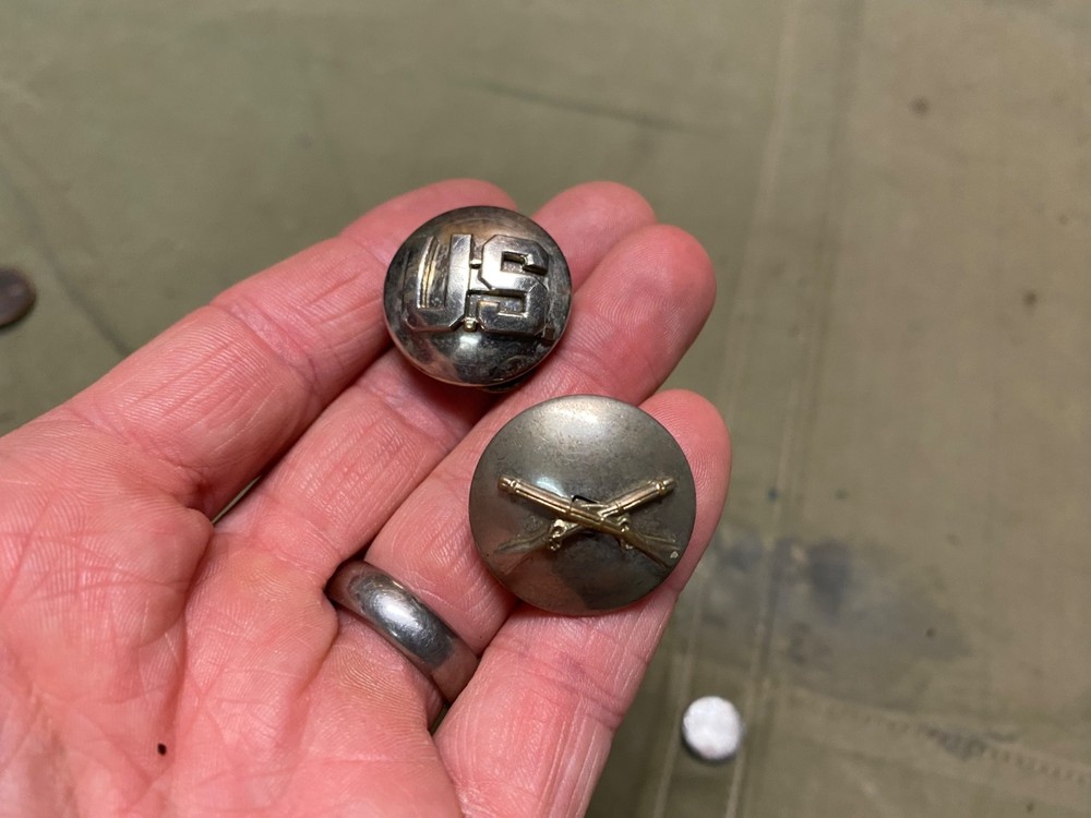 ORIGINAL EARLY WWII US ARMY INFANTRY ENLISTED M1938 CLASS A JACKET COLLAR DISCS