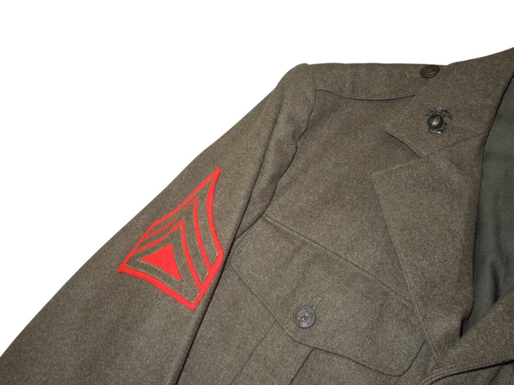 WWII USMC 4th Marine Division Named Technical Sergeant Uniform Jacket Ribbons