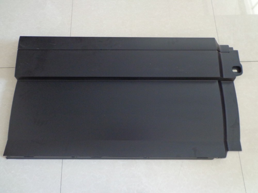 Volvo VNL Center Fairing Panel Right Passenger Side 2004-2017