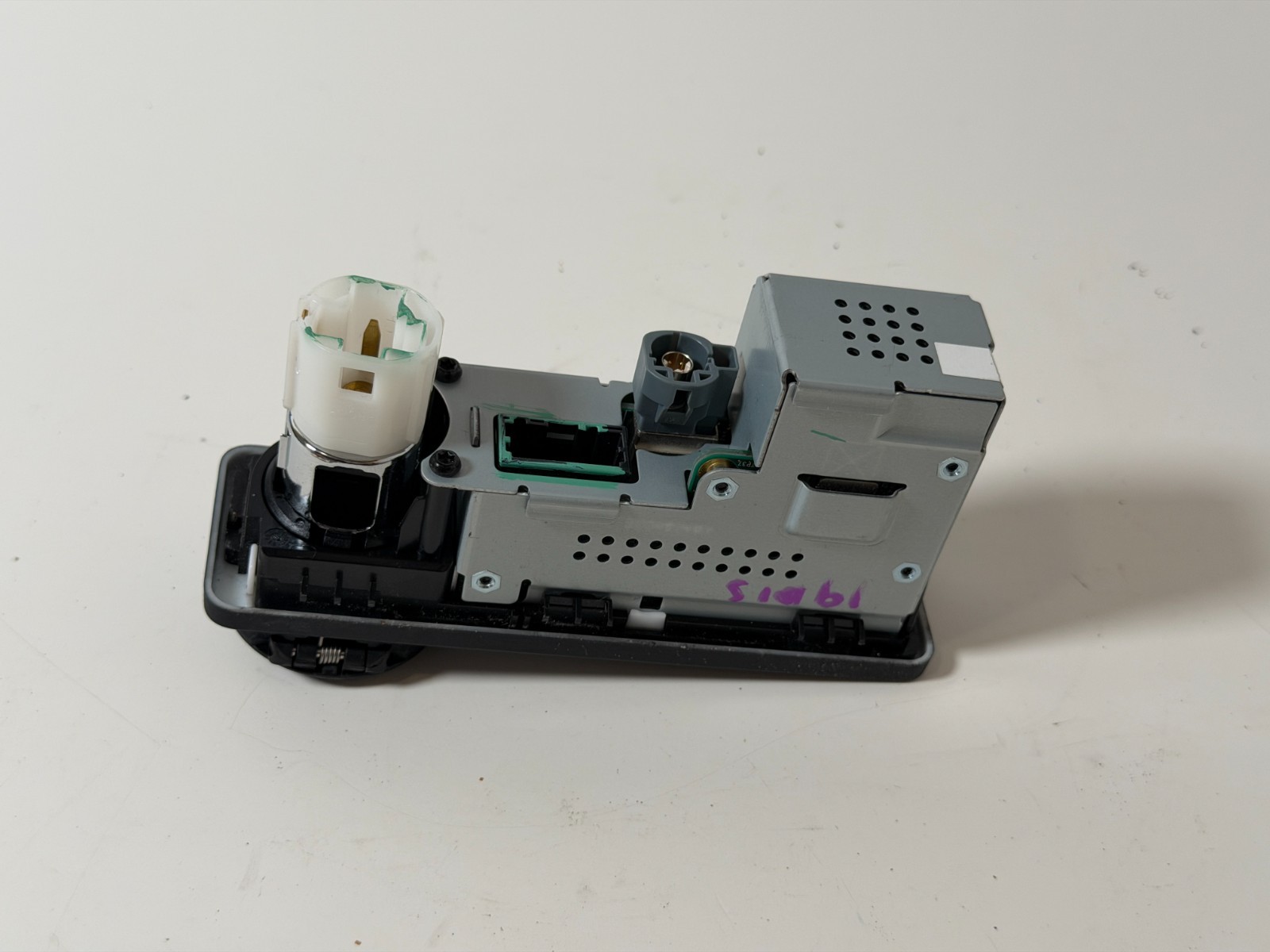 2019 LAND ROVER RANGE ROVER VELAR USB PORT MODULE | OEM JPLA-19E110-BB