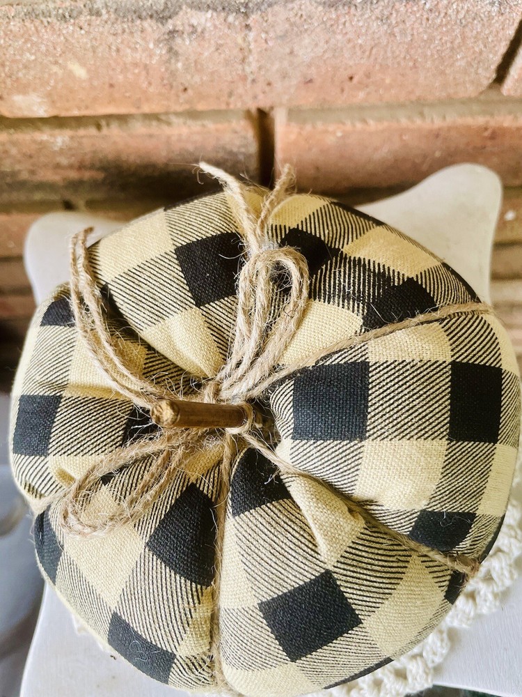 Medium Black & Beige Buffalo Check Pumpkin New