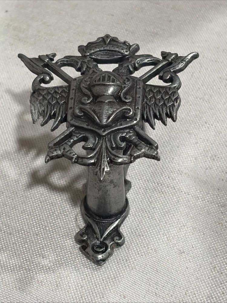 WALL HANGER - MODEL SHIELD